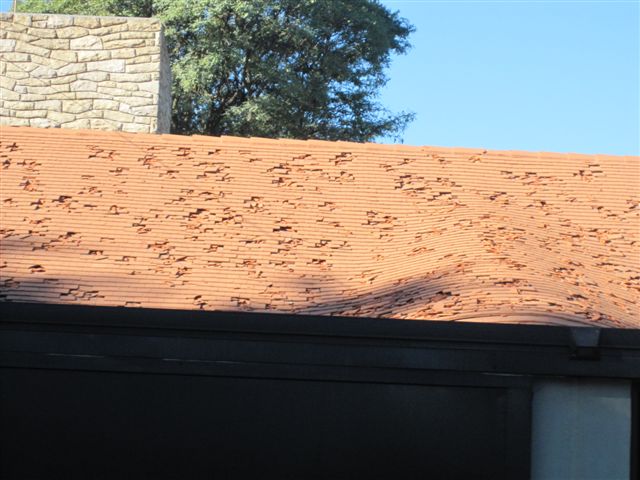 Bello Abril: Techos y Tejas bonaerenses