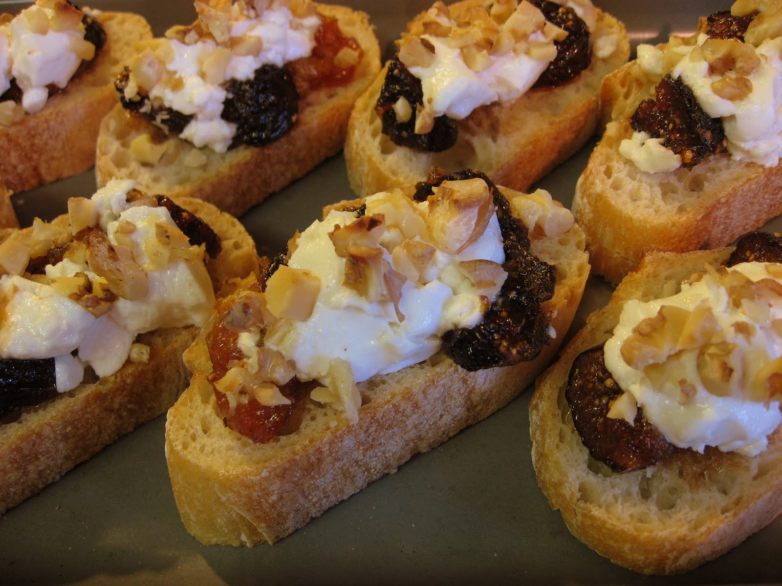Robyn Cooks Fig and Goat Cheese Bruschetta