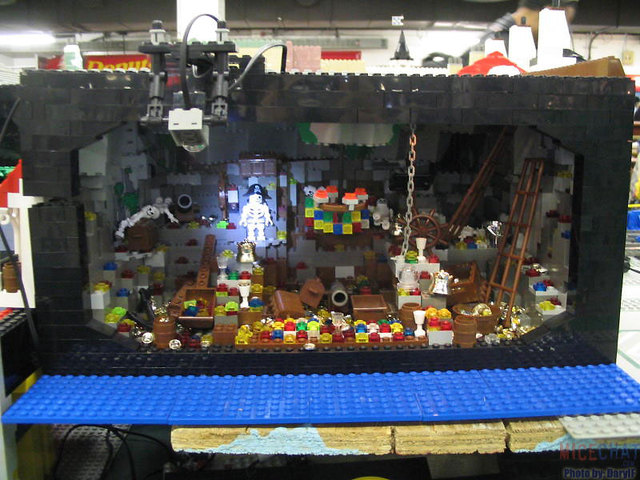 [lego_disneyland_10.jpg]