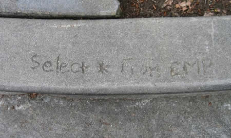 [geekiest_graffiti_4.jpg]