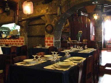 [Adega_Lusitânia_interior.jpg]