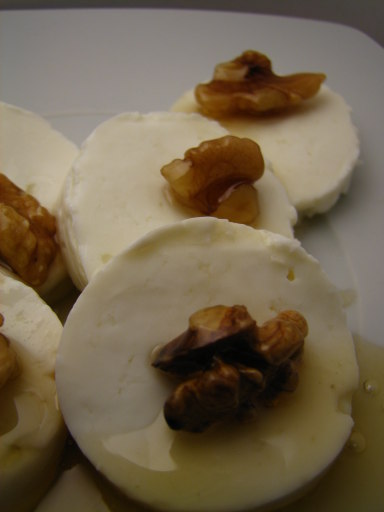 [Queijo_fresco_com_mel_1.jpg]