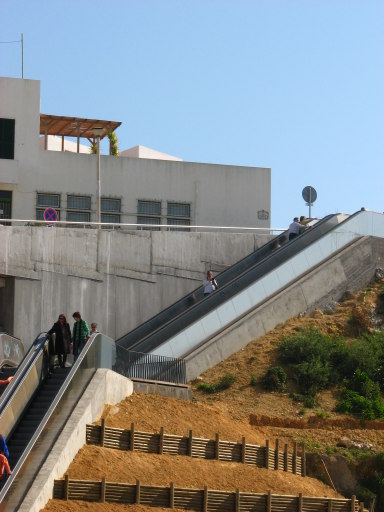 [Escada_rolante_Albufeira.jpg]