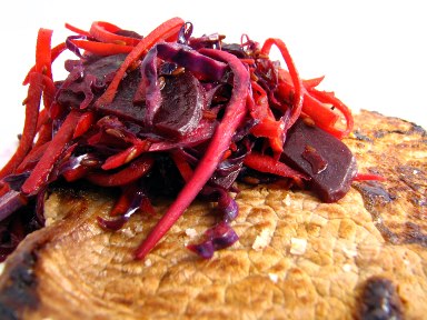 [bife_com_salada_couve_roxa_e_beterraba_2.jpg]