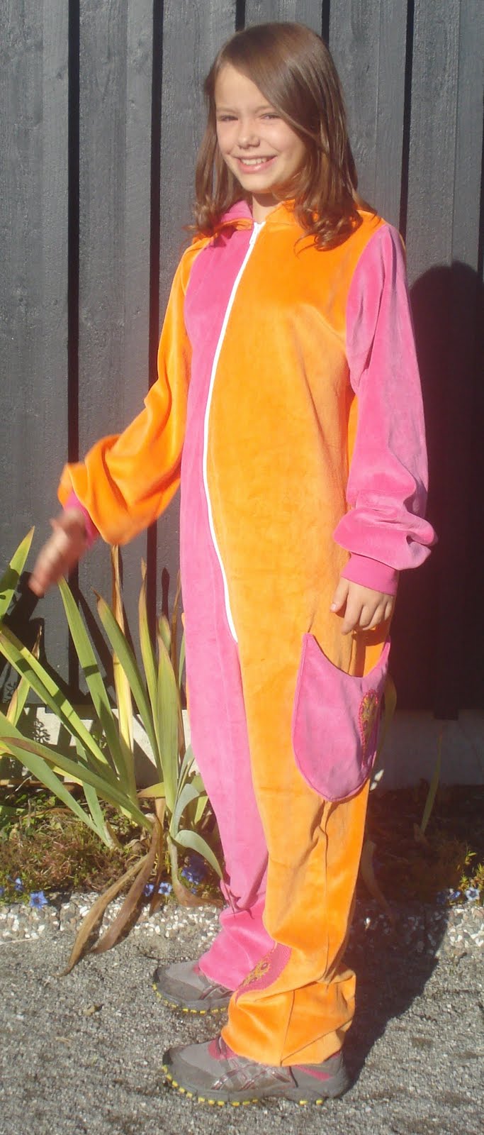 TILJAMID Kosedress i velour!