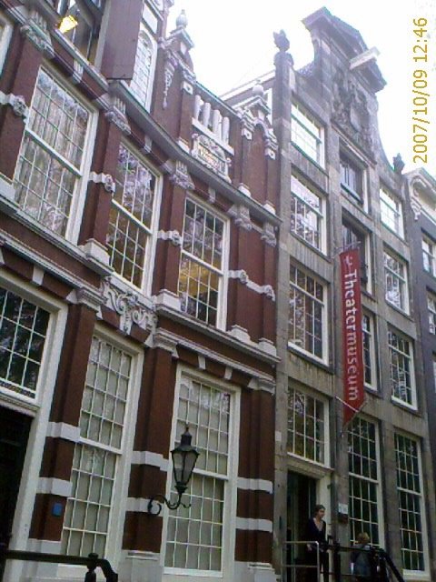 [2007+Octubre+9+Holanda+Amsterdam+Museo+del+teatro+-+1.jpg]