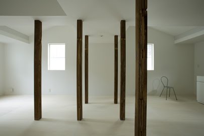 [Ikeda+Yukie+Architects+Wooden+Forest+Apartment+1253123319-9ei3151[1].jpg]