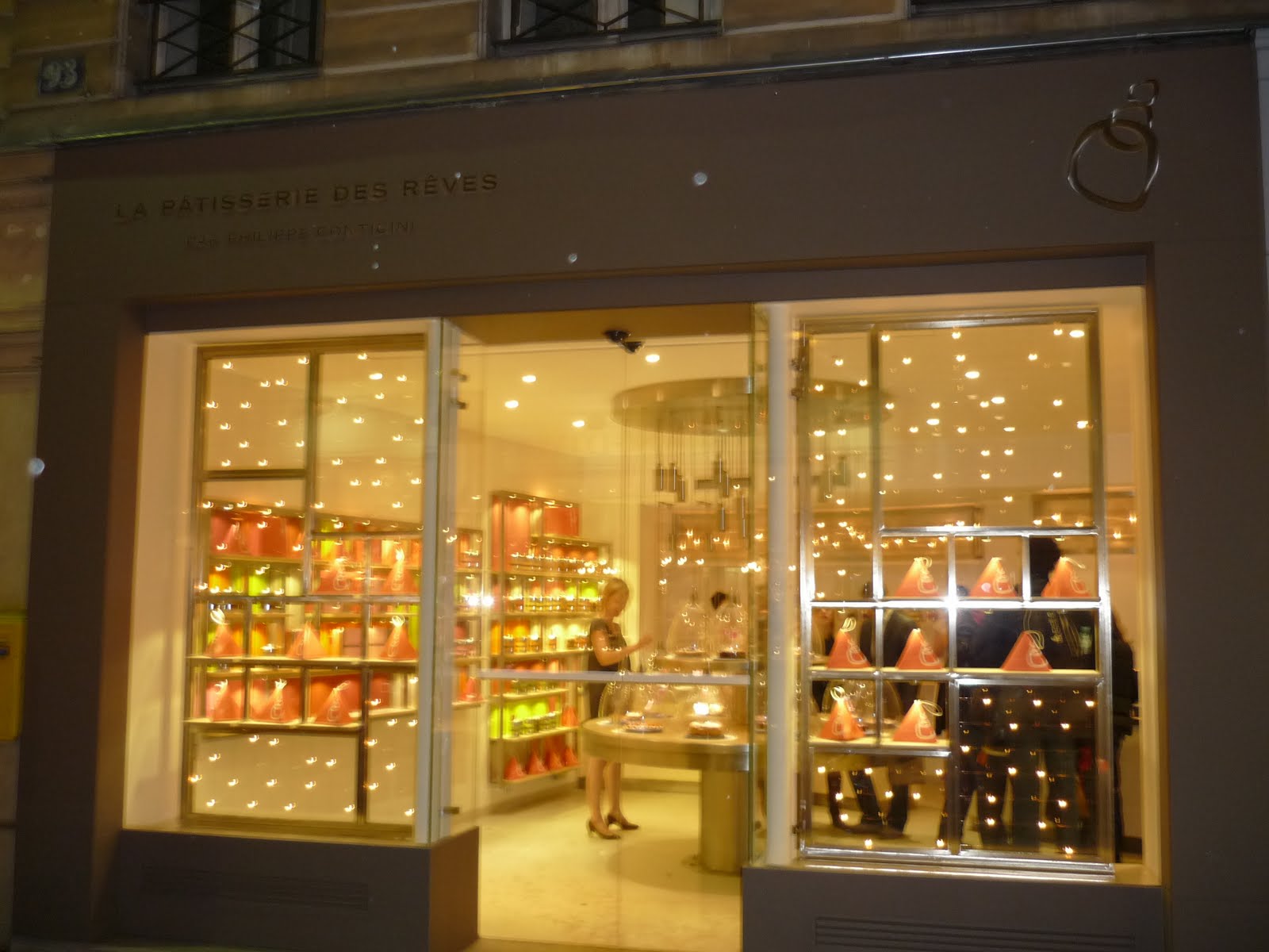 City Lights: Paris:La P\u00e2tisserie des R\u00eaves