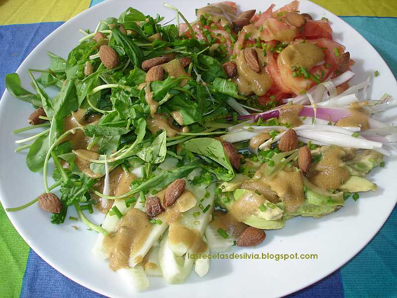 Las recetas de Silvia: Ensalada con palta y salsa de mostaza