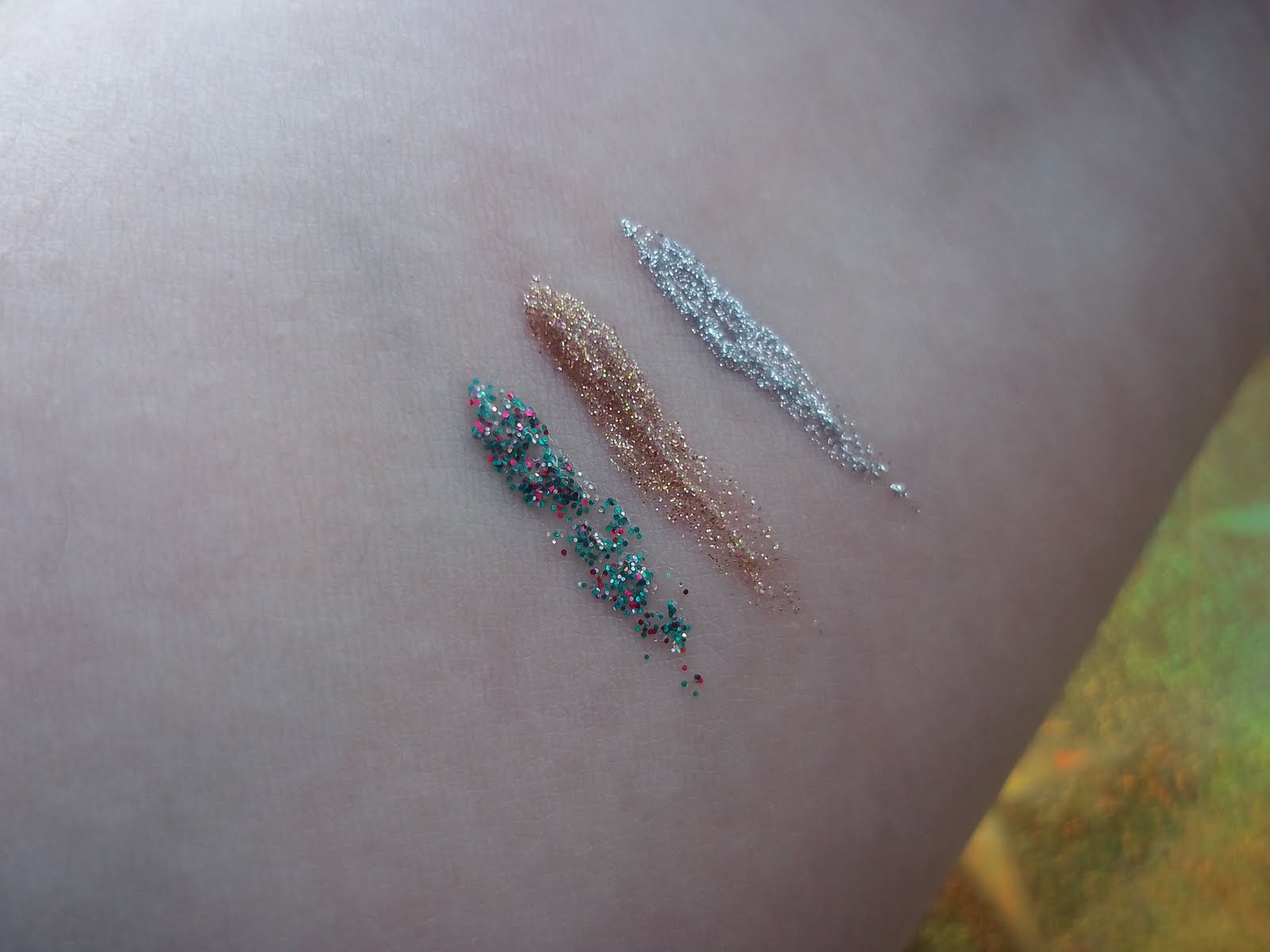 Radiant Make up Collection 2000 Glitter Eyeliners