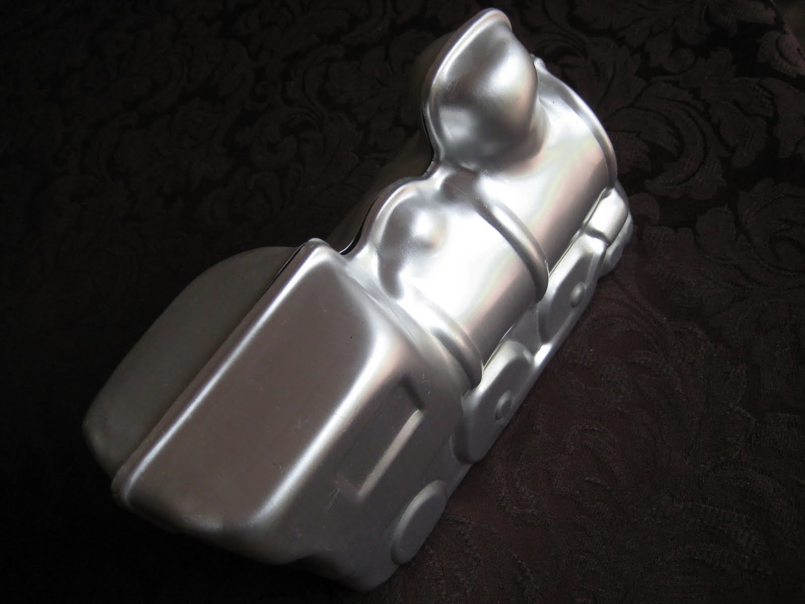 Beaconsfield Cake Tin Hire Novelty Shaped Tins