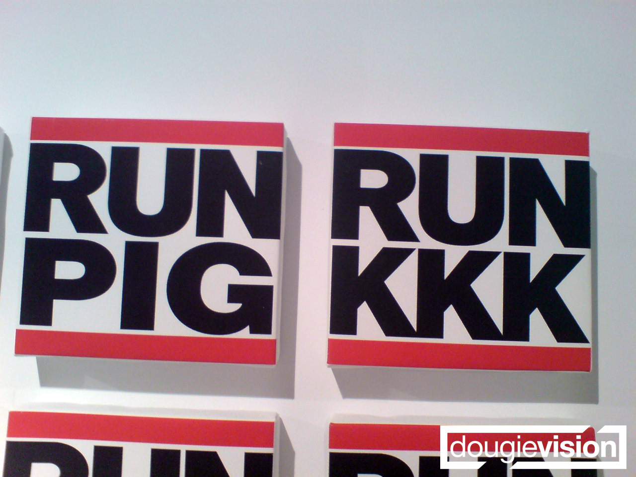 [run+pig+kkk.jpg]