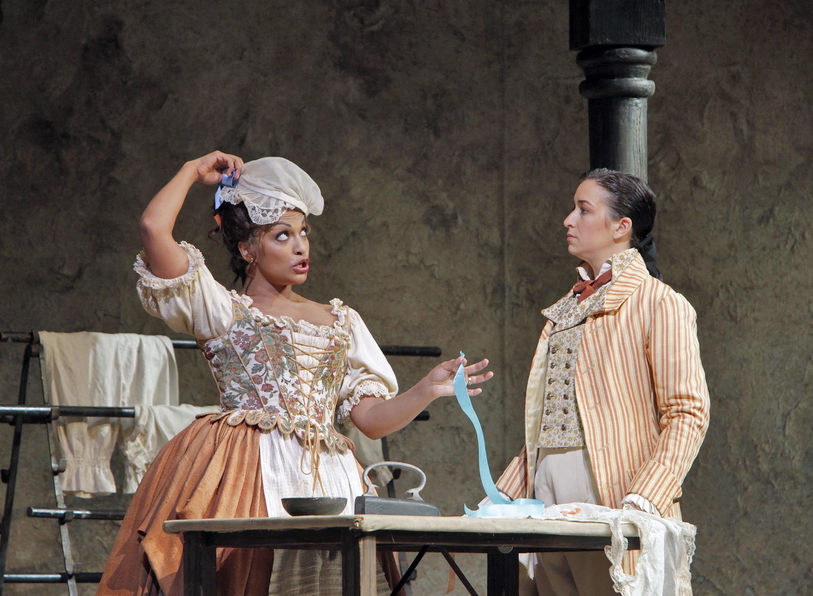 Человек с бульвара капуцинов драка. Фигаро и мистер фест 7 букв сканворд. Фигаро и мистер фест 7 букв сканворд. Фигаро и мистер фест 7 букв сканворд. Человек с бульвара капуцинов мистер фест.