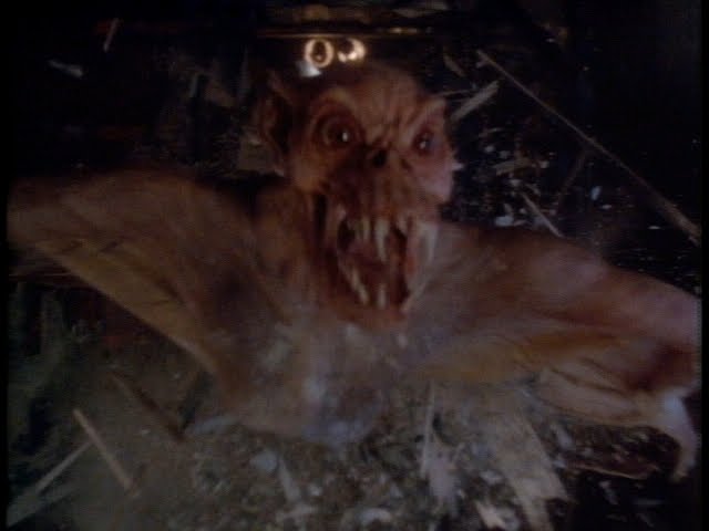 Happyotter: FRIGHT NIGHT 2 (1988)