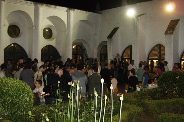 [5FBIDB_claustros.JPG]