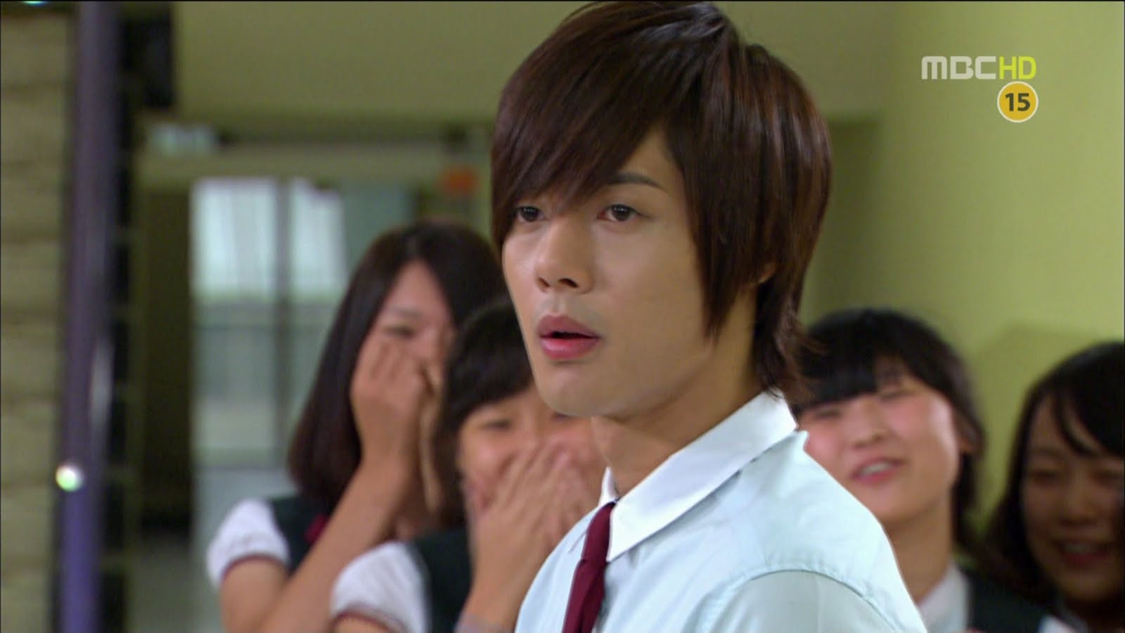 Kathy's Bench: [Ep1] Mischievous Kiss