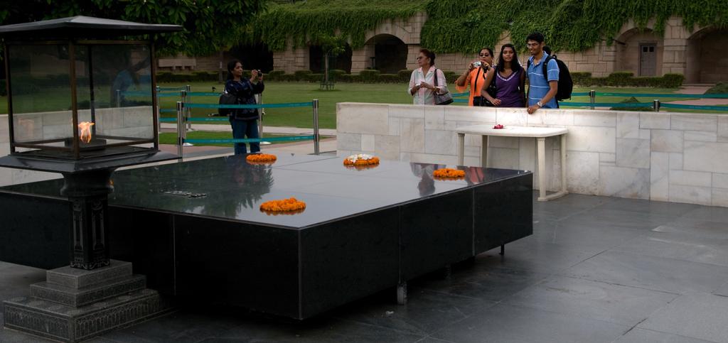 [The+Gandhi+Memorial+Museum+(Rajghat)+1.JPG]