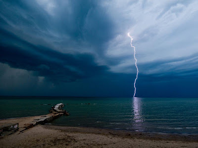 Lightning at Huntington Beach Ohio