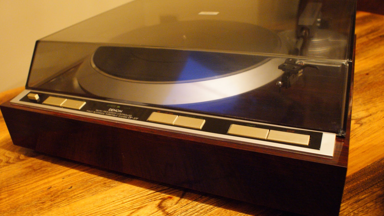 VINTAGE SOUND Denon DP37f Turntable Stunning