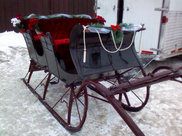You cant have a winter wedding without a sleigh pinewoodstableusacom