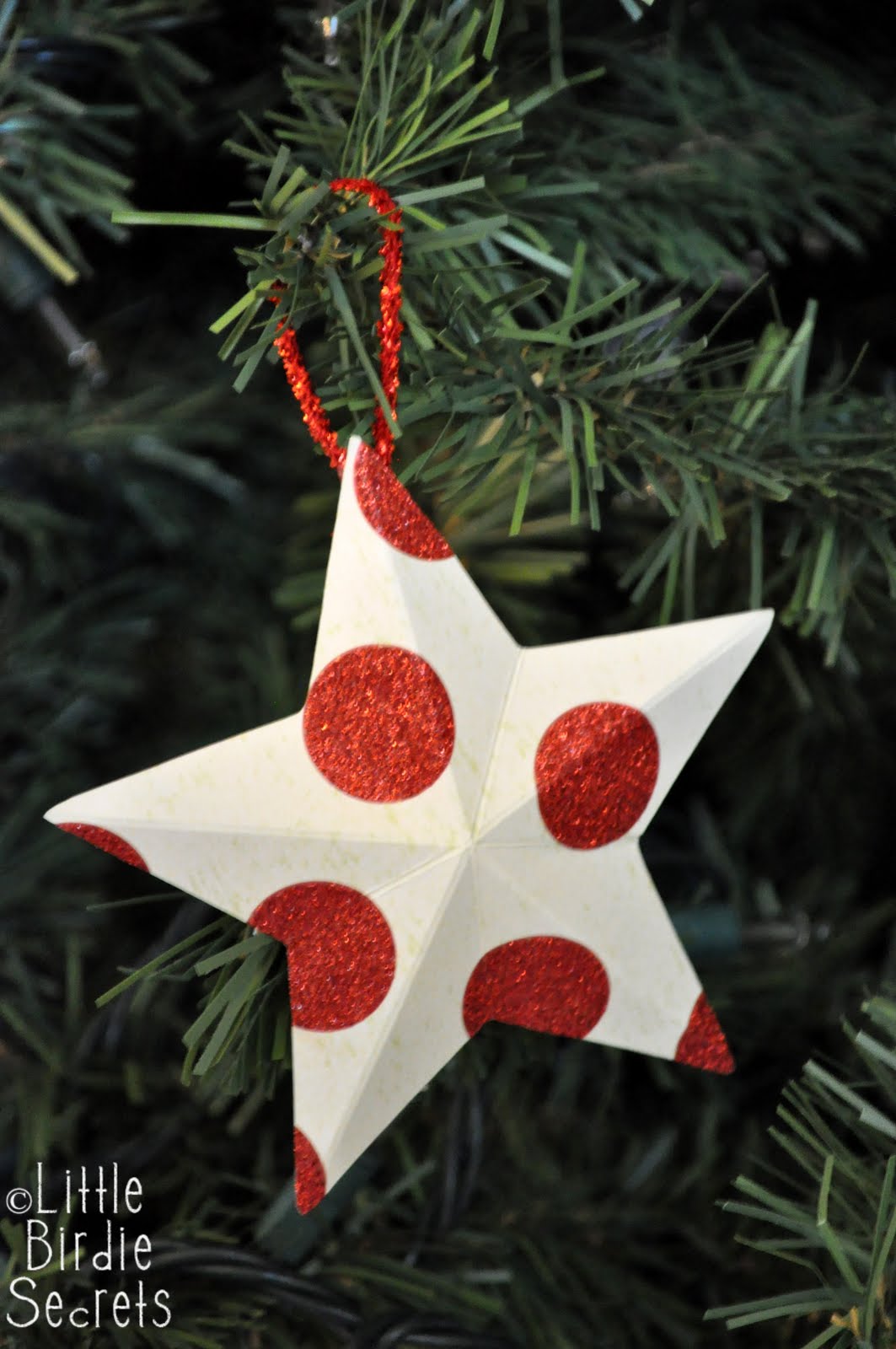 How to Make 3D Paper Stars (The Perfect Christmas Decoration for