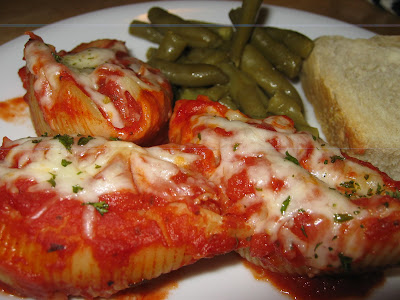 Kristi's Kitchen Kreations: Three Cheese Beef Pasta Shells