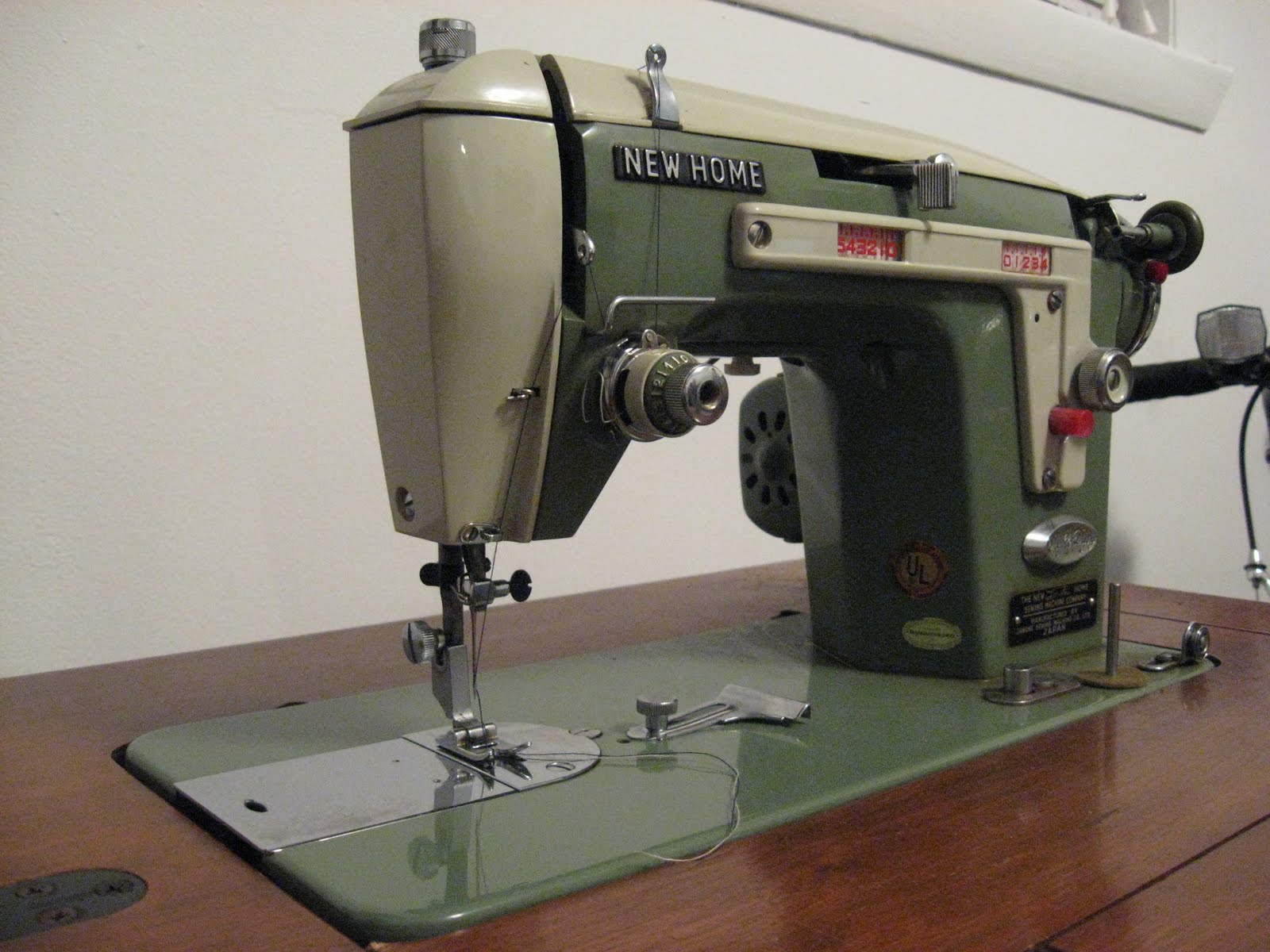 Loophole in my Dreaming: New Home Sewing Machine 532