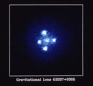 QSO 2237+0305 por Hubble