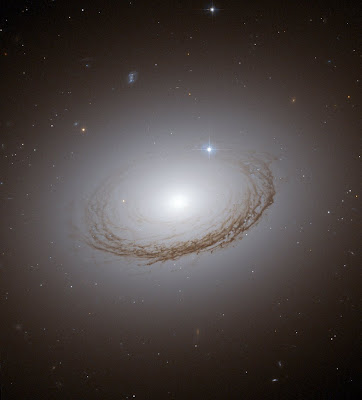 NGC 7049 - Para ampliar