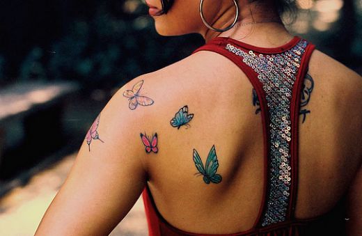 tattoo tribal art design: Tattoos for girls on Shoulder 