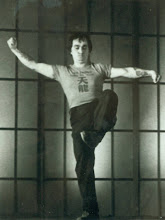 GM SALVATERA'S CRANE POSE