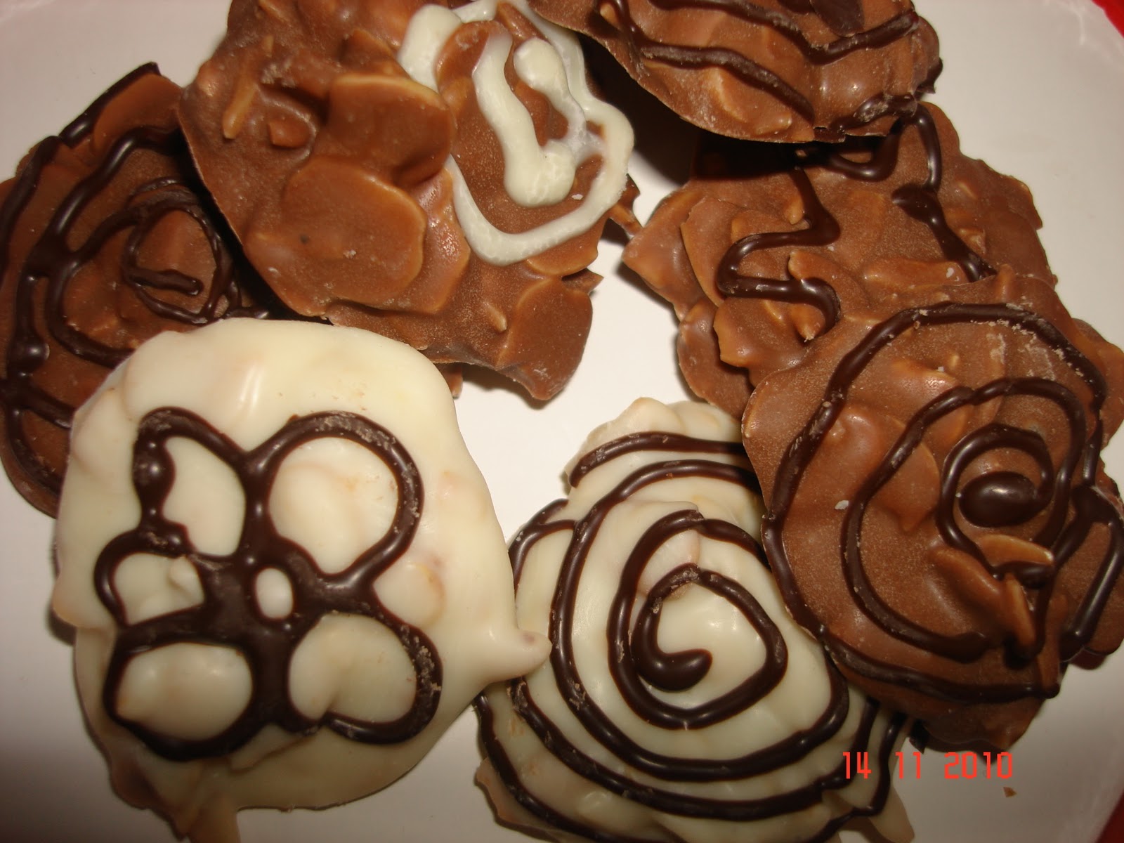 Renkli Pastane El yapımı, katkısız butik çikolatalar