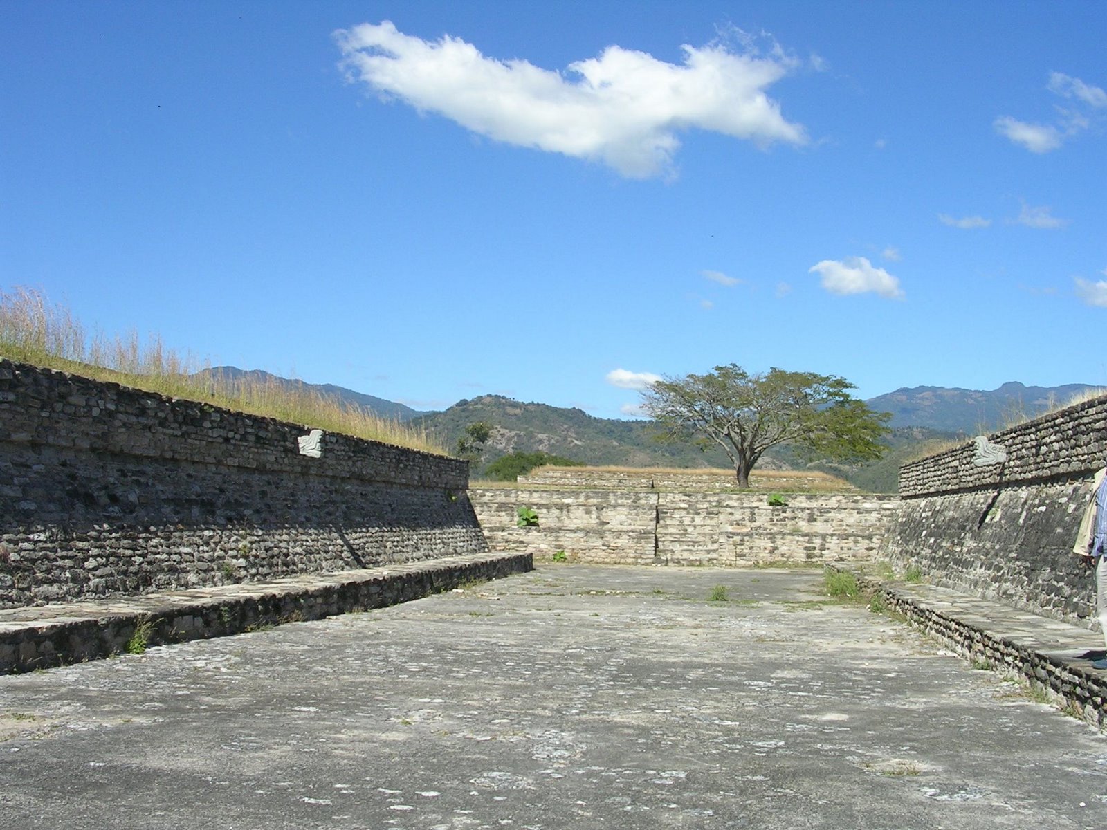 [Mixco3.JPG]