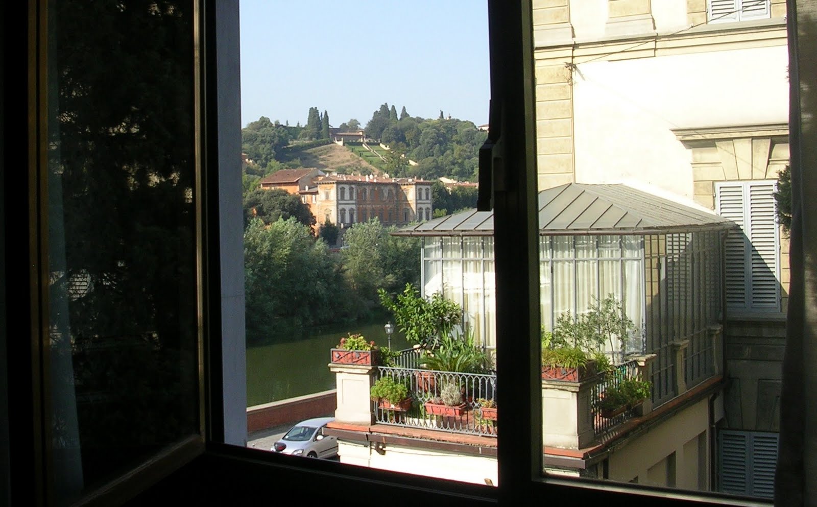 [ventana+de+mi+habitación+Florencia.JPG]