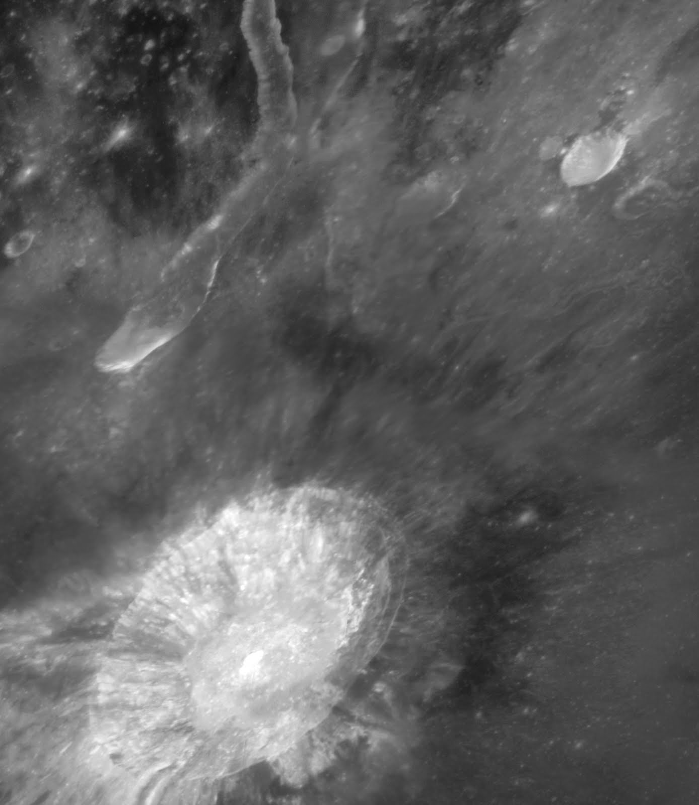 1 июля 2009. Хаббл снимки Луны. Снимок Луны с телескопа Хаббл. Луна в телескоп Хаббл.
