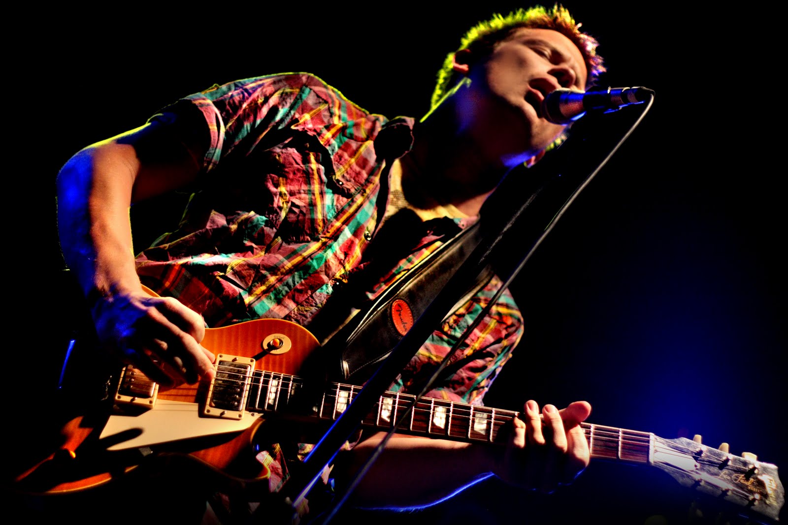 THE MUSICIAN'S VOICE Jonny Lang Still Smokin' On "Live At The Ryman"