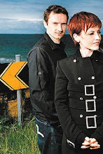 OTRA FOTOGRAFIA DE LA VOZ DE LA BANDA: CRANBERRIES