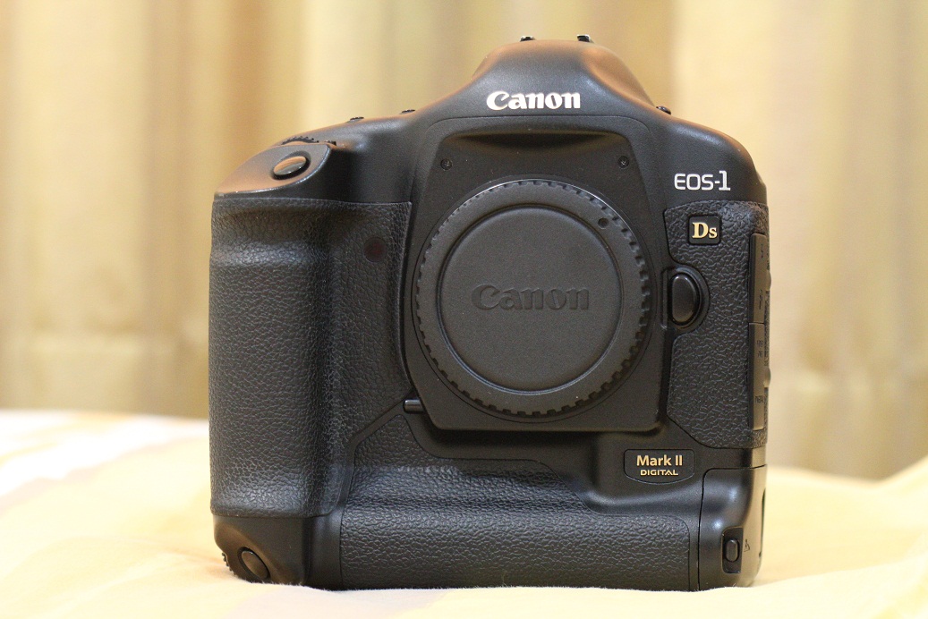 Camera2U: CANON EOS-1Ds Mark II