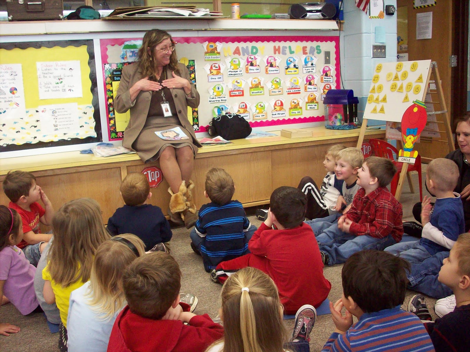 NewellFonda Preschool Learning Sign Language
