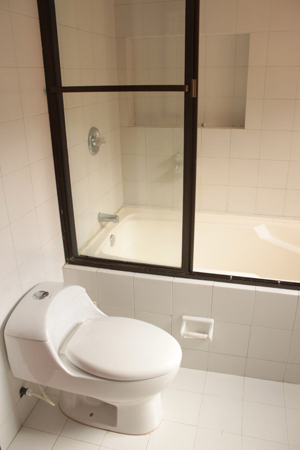 ARRIENDO APARTAMENTO CHAPINERO ALTO: Baños - Sanitarios ahorradores de agua