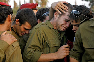 Soldati%2520israeliani%2520ad%2520un%2520funerale%2520di%2520un%2520commilitone%252021%252007%25202006