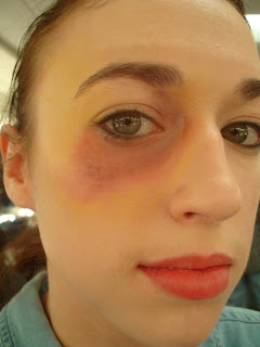 Make-up: Elisa: Bruises & Black eyes
