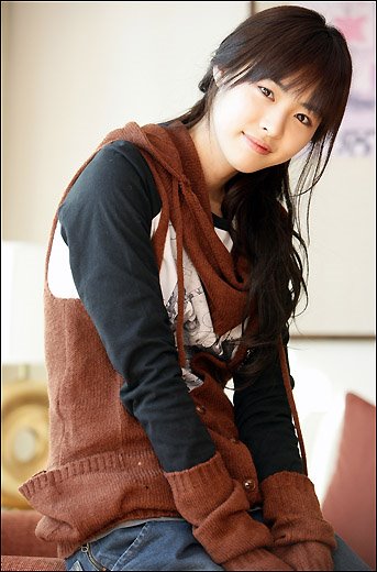 [Lee+Yeon+Hee_4.jpg]