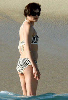 Young Bikini-Photos of bikini young girl: Selma Blair bikini