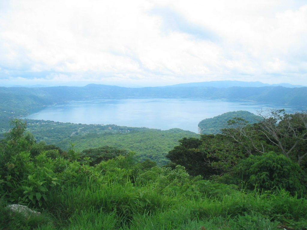 TOURISM IN EL SALVADOR LAKE COATEPEQUE