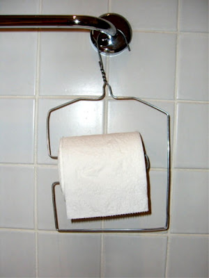 http://3.bp.blogspot.com/_WDsEaKOhn9U/RzdNyp1fGRI/AAAAAAAABZY/yz6YYIRN2MA/s400/redneck_toilet_paper_holder_3.jpg