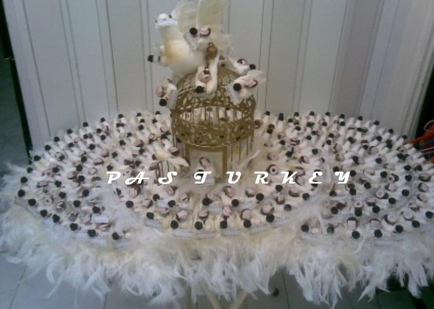 PASTURKEY GELİN DAMAT BEYAZ GÜVERCİNLİ KUTULU STANDLI NİKAH