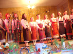 Grupul folcloric "Florile din Cucuieţi", coordonator, Preot Cernat Irinel     (click pe imagine)