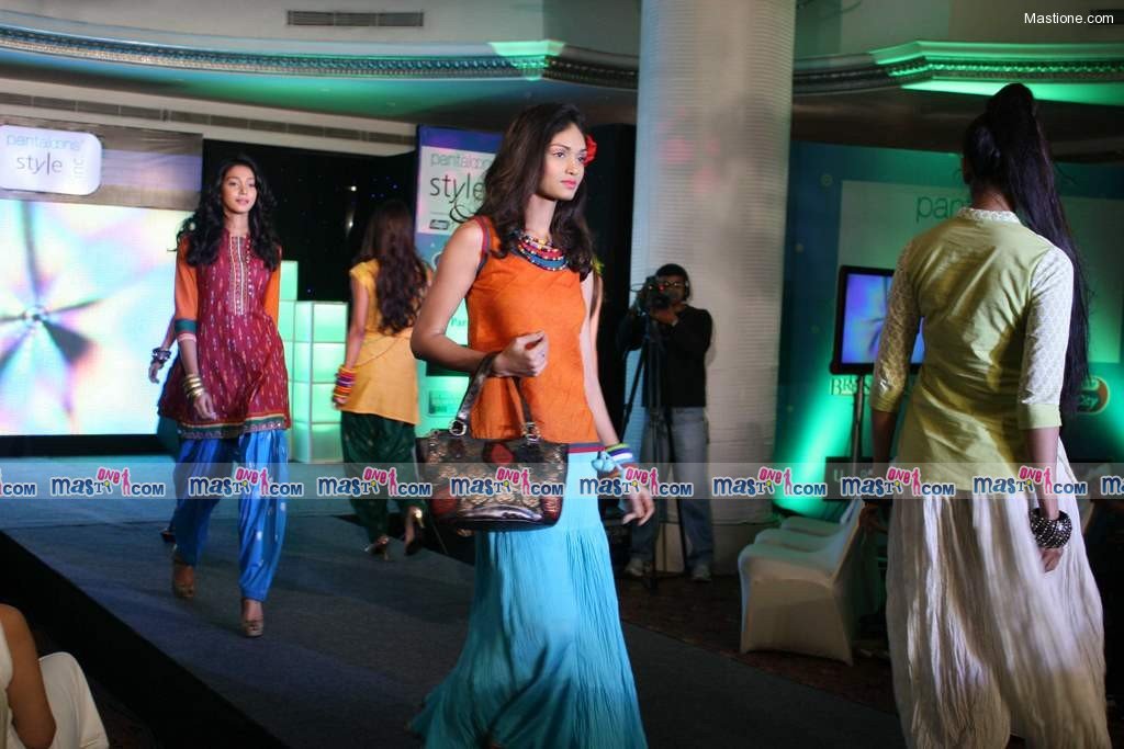 Fashion Show Pics: Manasvi Magmai at Pantaloon's CEO Style Fashion Show - FamousCelebrityPicture.com - Famous Celebrity Picture 