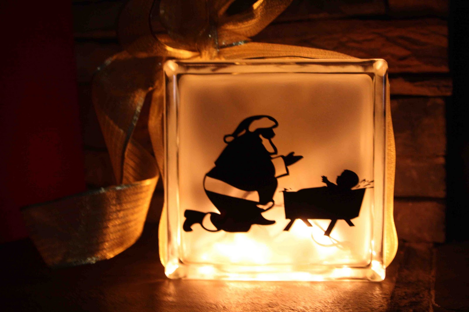 Say It On The Wall NEW PRODUCT OF THE WEEK Kneeling Santa Glass Block